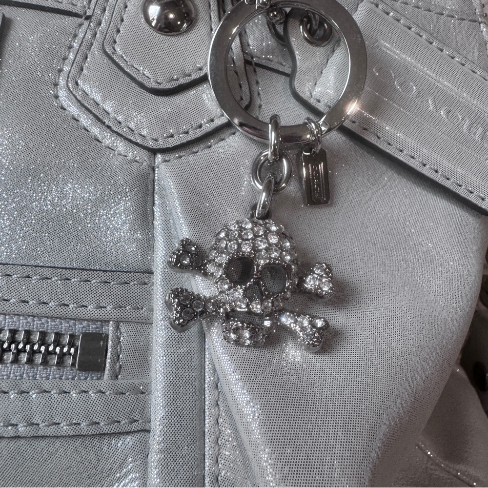Coach Legacy Poppy Leather in Stardust Silver 16283 Rhinestone Skull Keychain - Picture 16 of 17